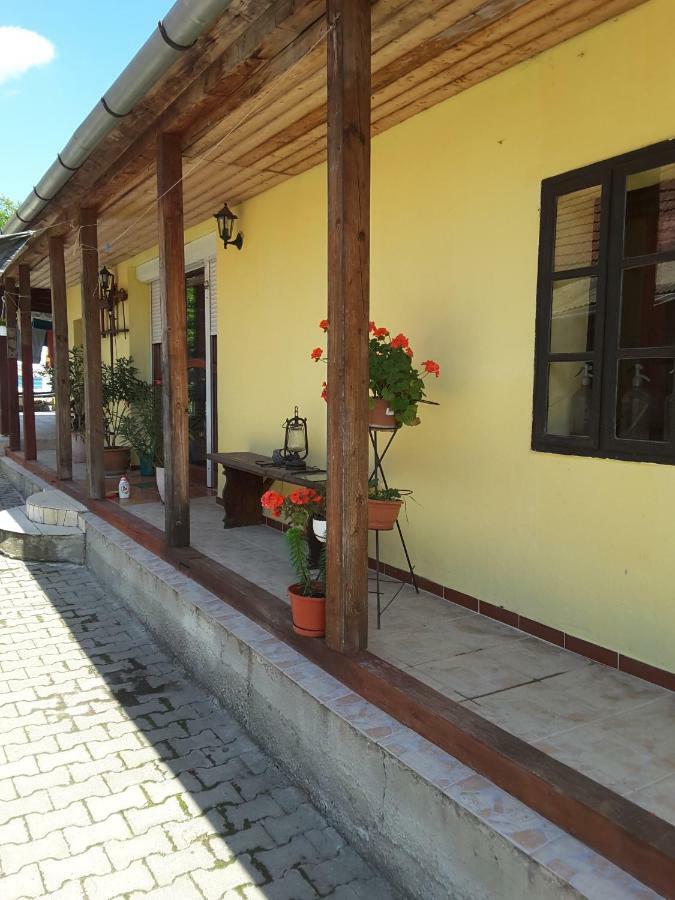 Ibolya Apartman Kano Exterior foto